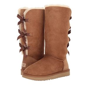 Ugg bailey triple bow boots 6